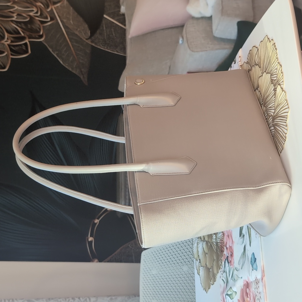 Dagne Dover Legend Tote